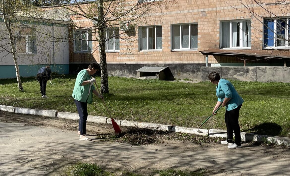 Проводиться місячник з озеленення, благоустрою та санітарної очистки