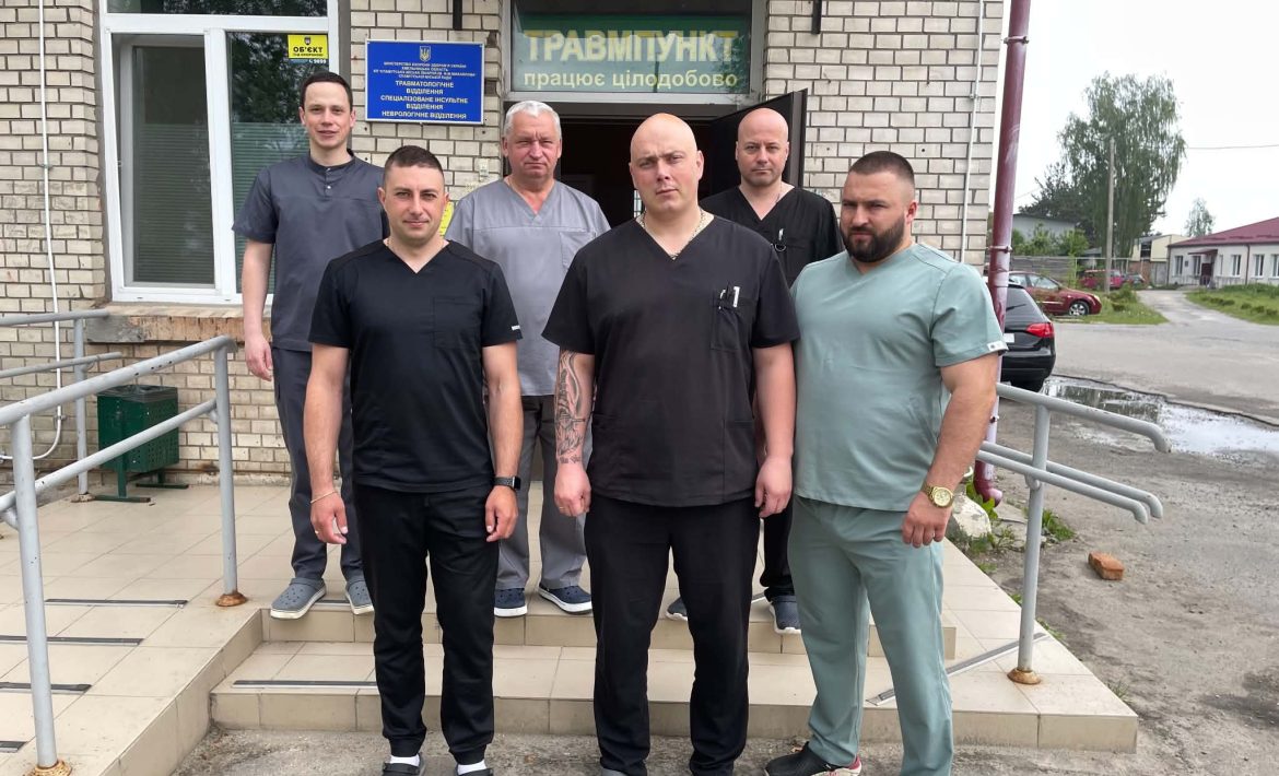 Сьогодні адміністрація Славутської міської лікарні та весь медичний колектив щиро вітають травматологів та весь колектив травматологічного відділення Славутської МЛ із професійним святом!